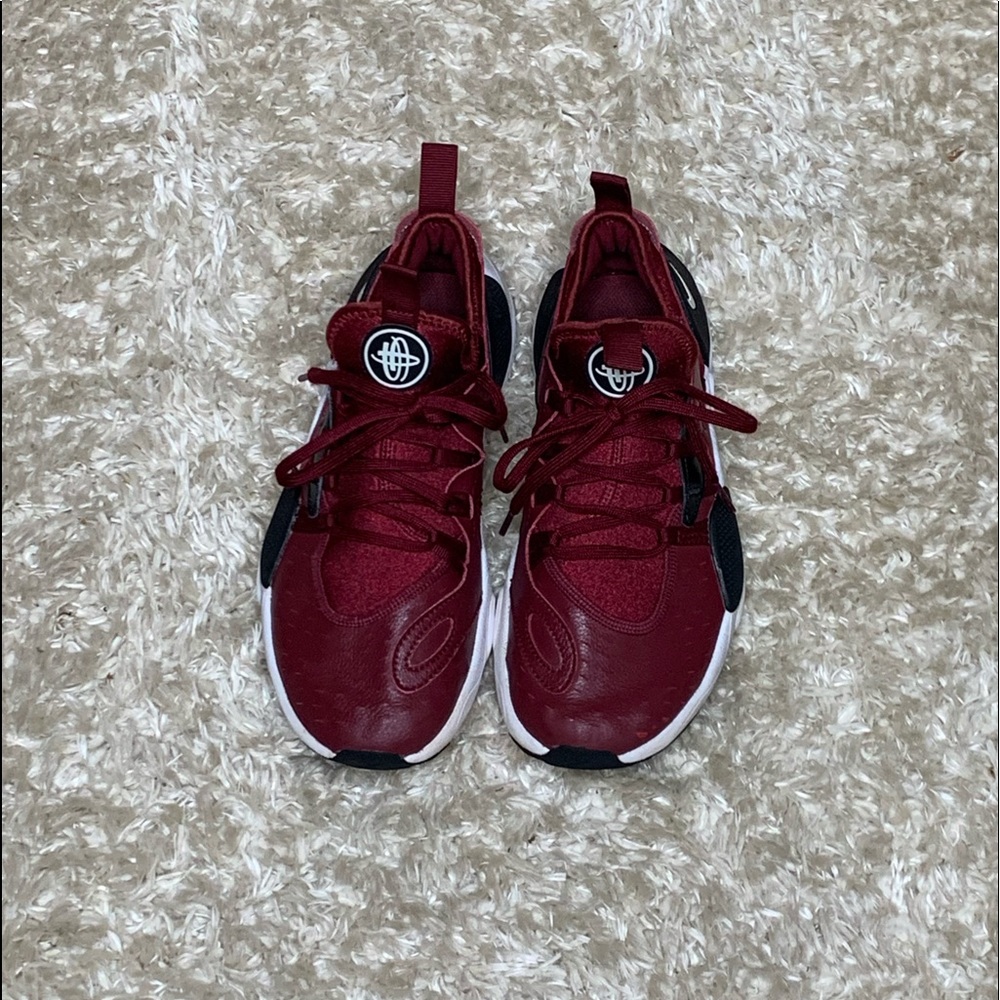 Nike Huarache E. D. G. E  TX  maroon running shoes